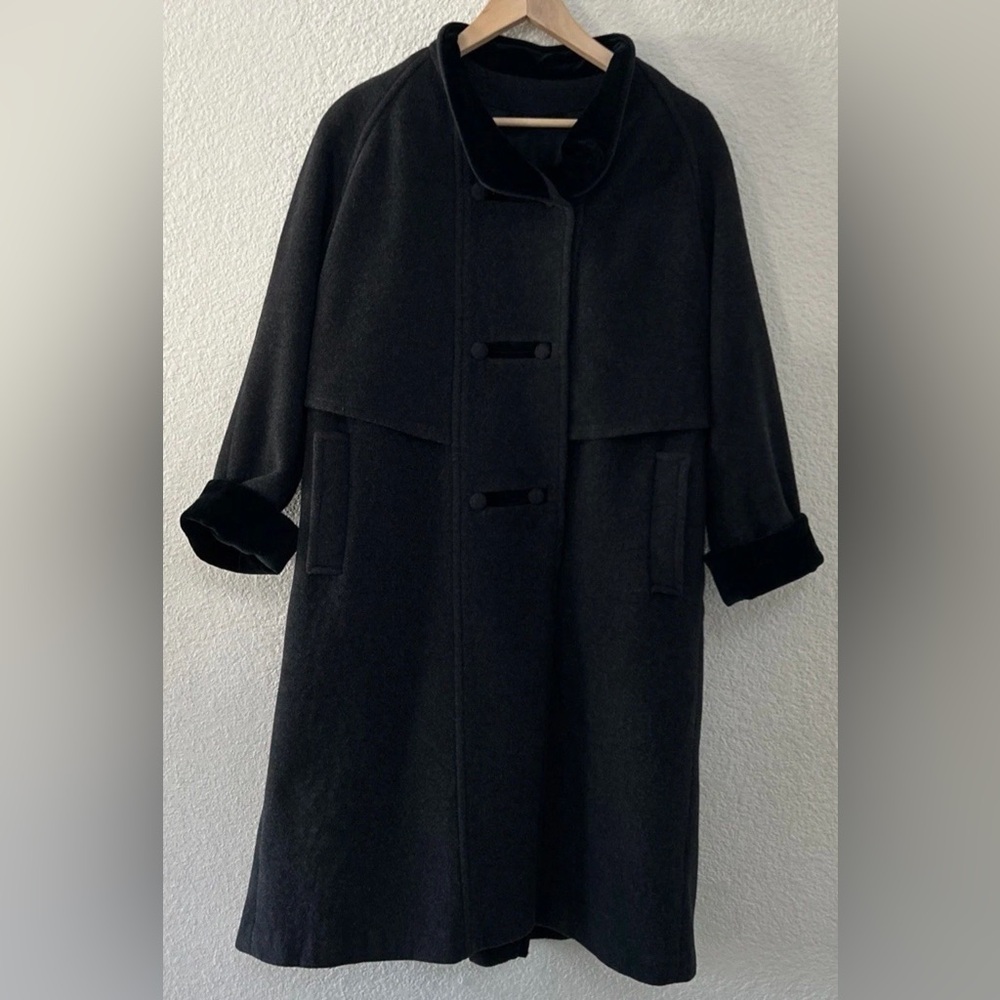 Holt Renfrew women’s 12  vintage wool/cashmere/angora overcoat velvet accent